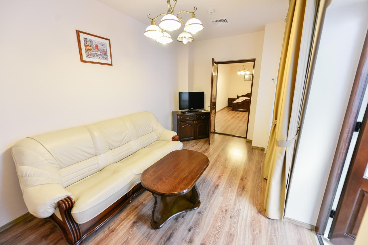 Le Petit Paris Hotel Cluj-Napoca Ngoại thất bức ảnh