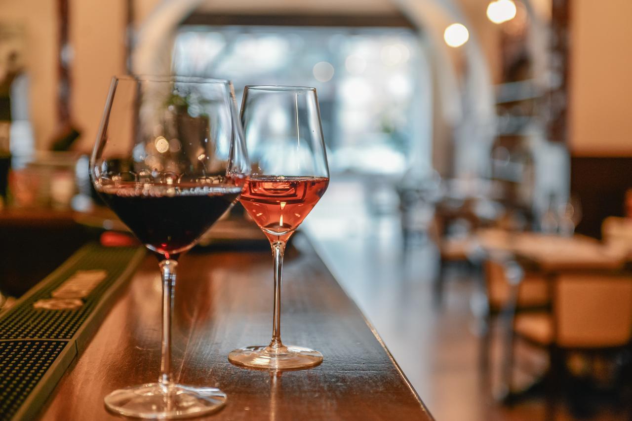 Le Petit Paris Hotel Cluj-Napoca Ngoại thất bức ảnh
