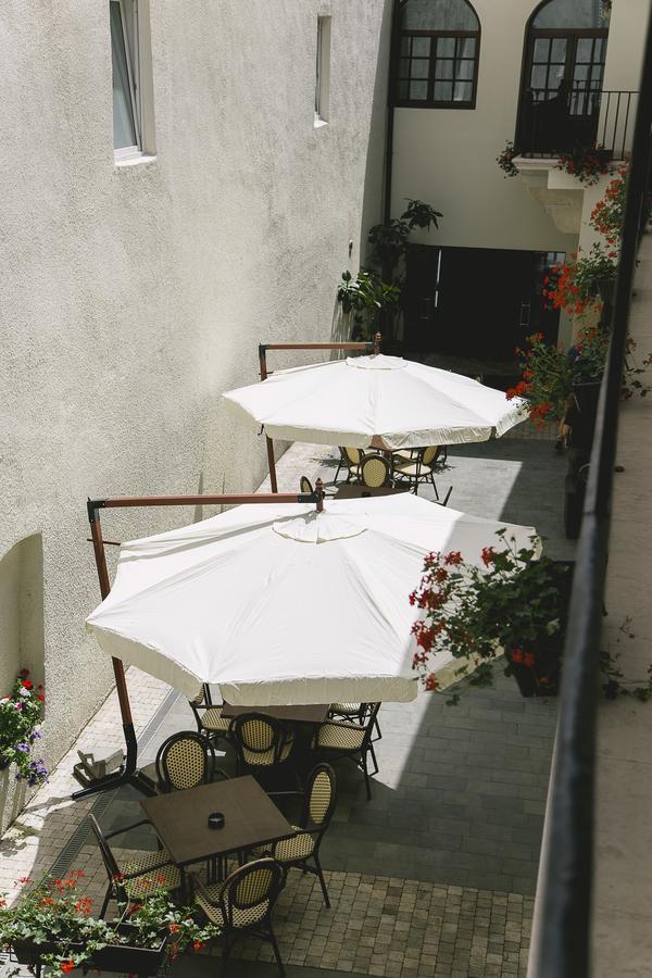 Le Petit Paris Hotel Cluj-Napoca Ngoại thất bức ảnh