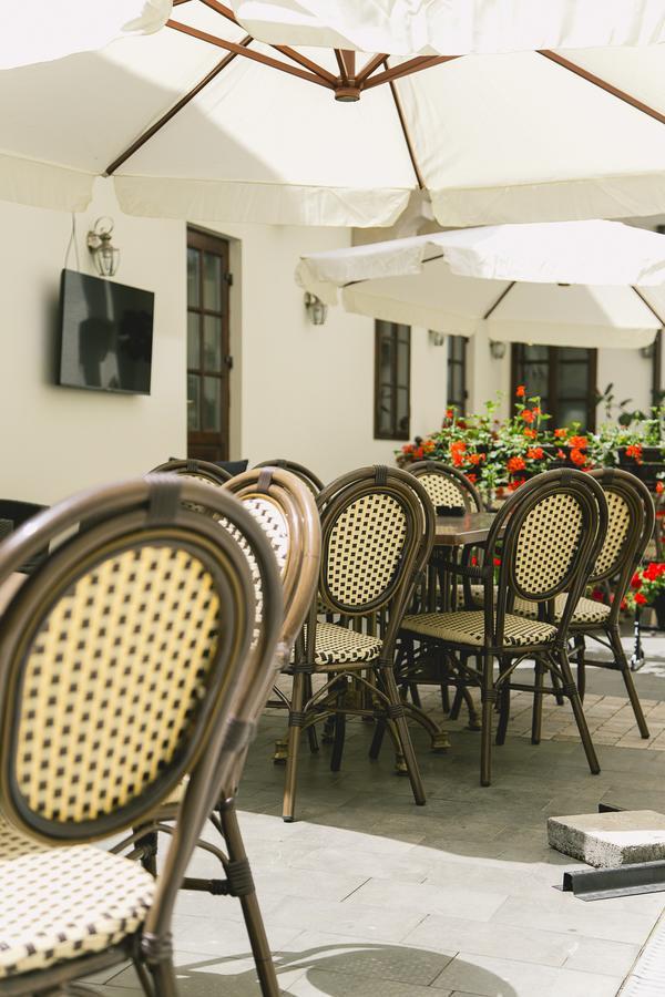Le Petit Paris Hotel Cluj-Napoca Ngoại thất bức ảnh